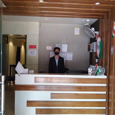 Hotel Megha Inn Lucknow Dış mekan fotoğraf