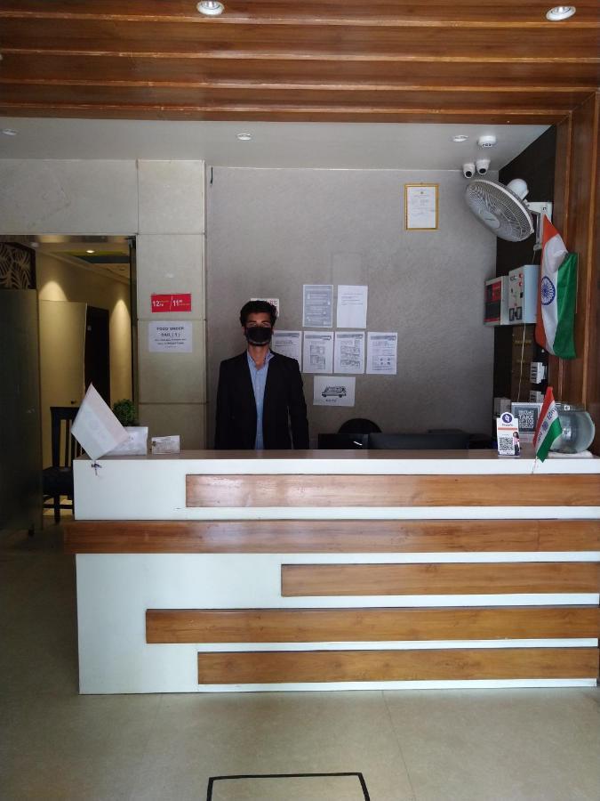 Hotel Megha Inn Lucknow Dış mekan fotoğraf