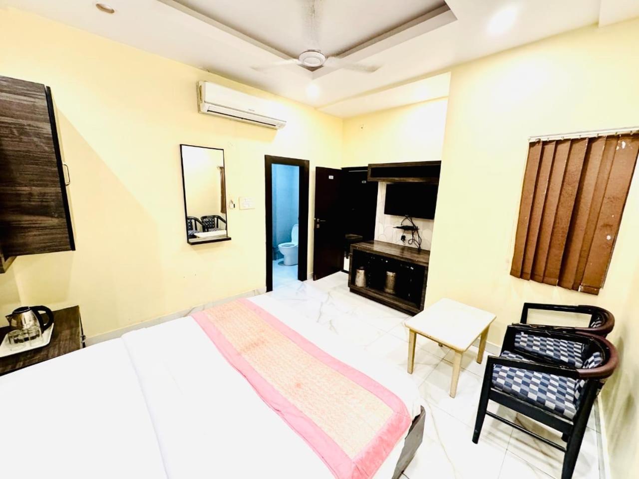 Hotel Megha Inn Lucknow Dış mekan fotoğraf